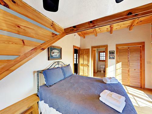 137 Panhandle Rd Cabin