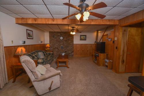 Mountain House Five-bedroom Holiday Home