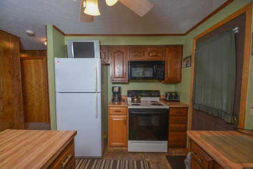 Mountain House Five-bedroom Holiday Home