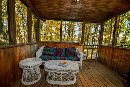Golden Retreat Three-bedroom Cottage