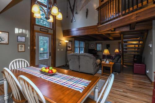 Hideaway Two-bedroom Cottage