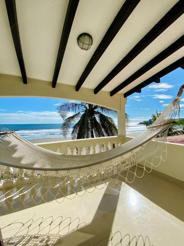 Hotel Vista Las Olas Surf Resort