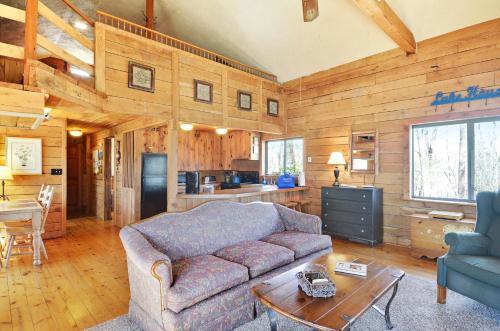 Villa Lakeside Cabin