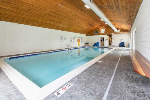 Apartamento Bay Point Lakefront 5b Down