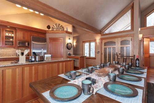 Highland Huckleberry Lodge Home