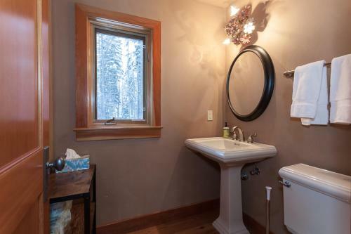 Highland Huckleberry Lodge Home