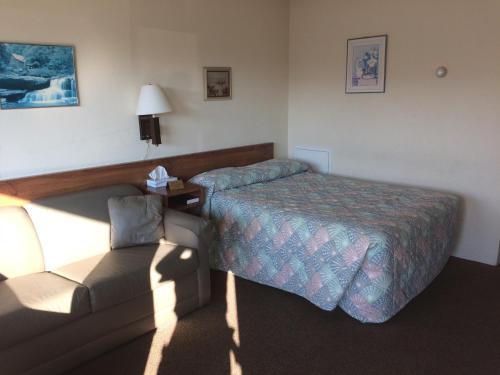 Crystal Sands Motel