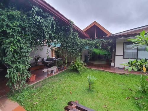 Turrialba Bed & Breakfast