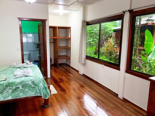 Las Cotingas Lodge