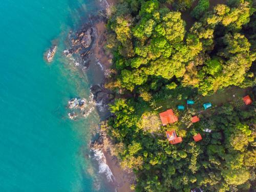 Las Caletas Lodge