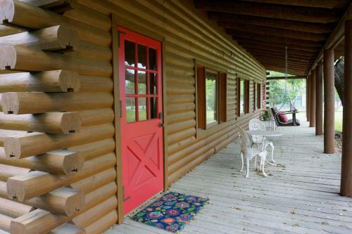 Wimberley Log Cabins Resort And Suites - Unit 1