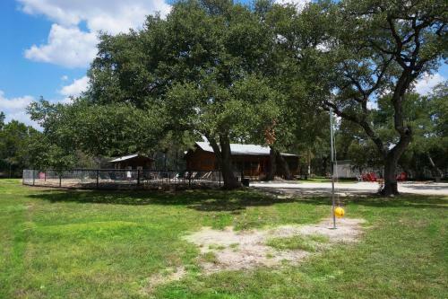 Wimberley Log Cabins Resort And Suites - Unit 1