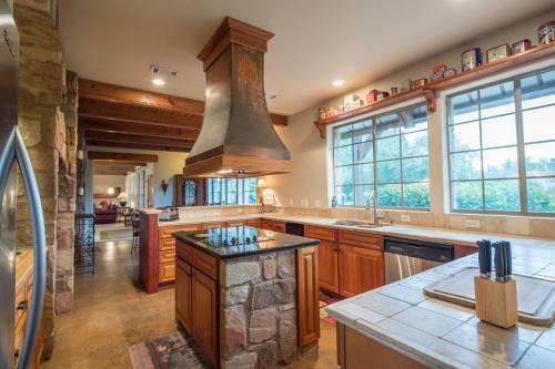 Rock 'n' Wood Home