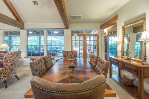 Rock 'n' Wood Home