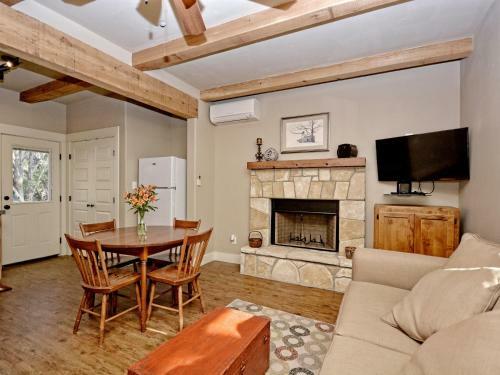Cabins At Flite Acres-mountain Laurel