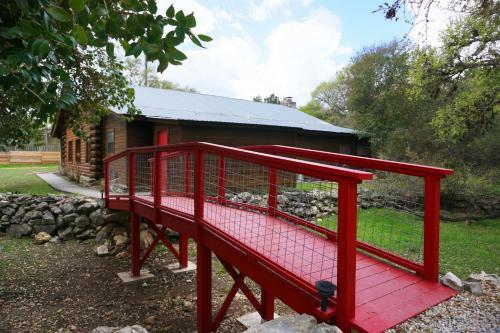 Wimberley Log Cabins Resort And Suites - Unit 2