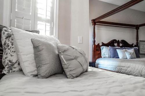Birdhouse Bed And Breakfast