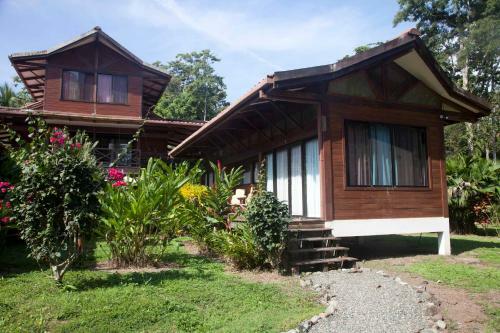 Kenaki Lodge