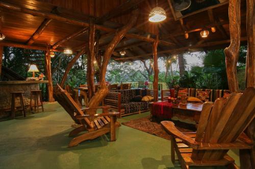 Hotel Surf Bikini Retreat
