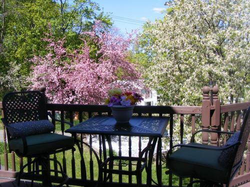 Lake Valley Legends B&B
