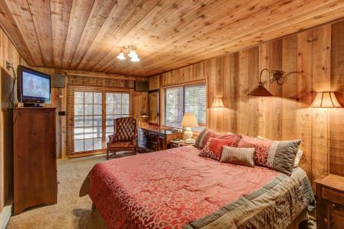 17b Tyler's Timber Lodge