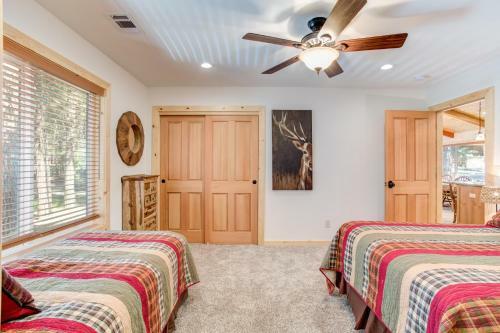 36 Larkspur Lair