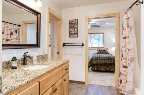 36 Larkspur Lair