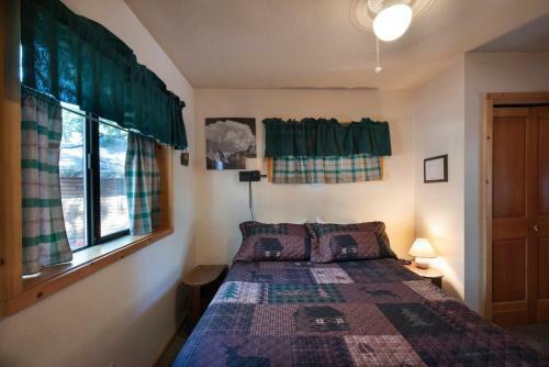 24 Wawona Cabin