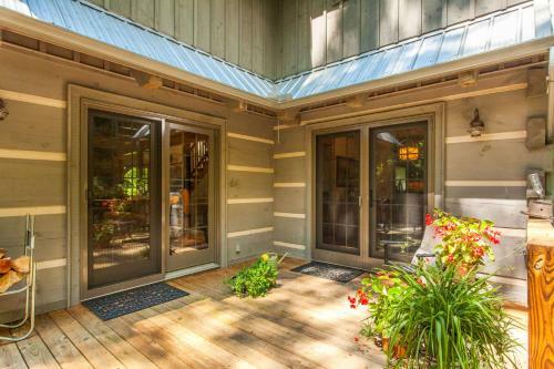 113 Mountain Cove Road House