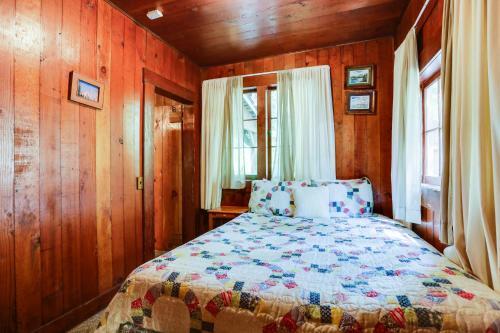 Old Smokey Cabin