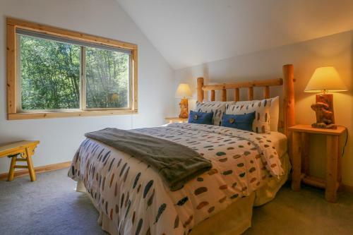 Wy' East Log Lodge