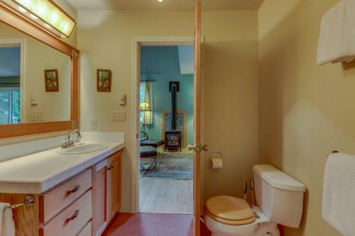 Roaring River Retreat