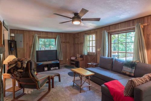 Salmon River Getaway-2 Bedroom