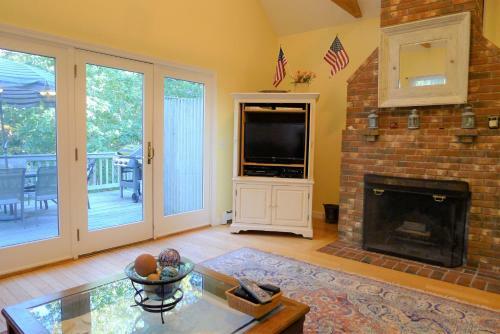 300 Gross Hill - 3 Bedroom