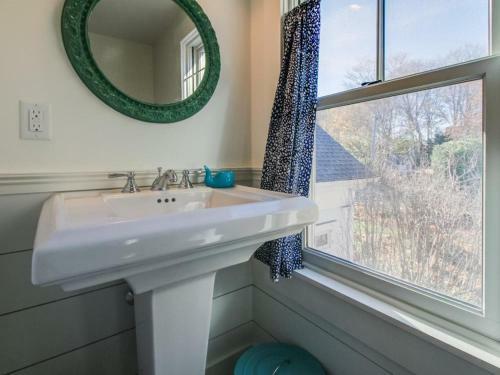 Chic Antique In Wellfleet Village