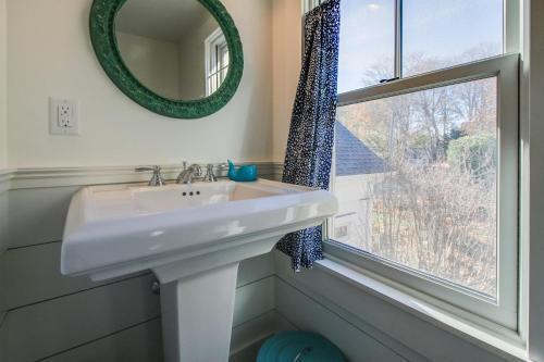 Chic Antique In Wellfleet Village