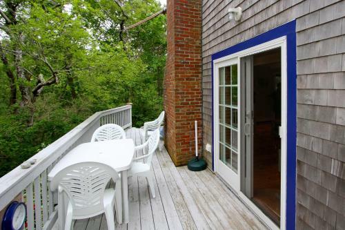 Chequessett Garden Home