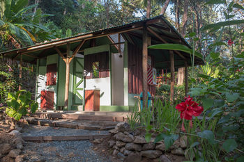 La Leona Eco Lodge