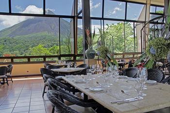 Hotel Arenal Kioro Suites & Spa