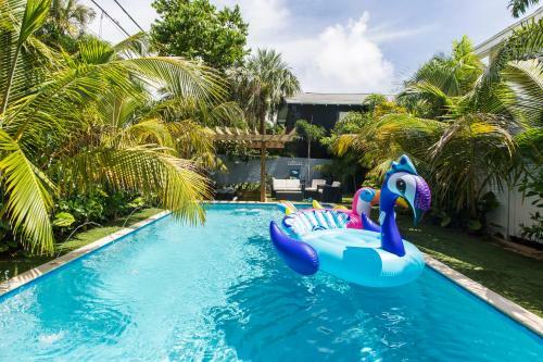 Tropical Garden Bungalow B