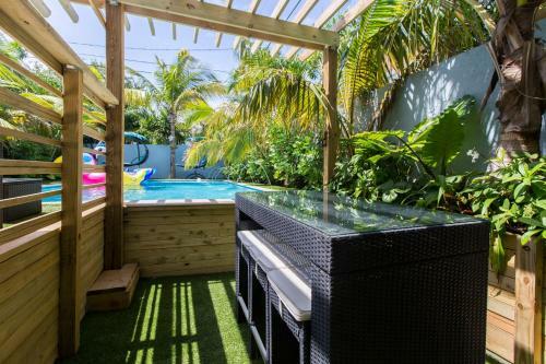 Tropical Garden Bungalow A