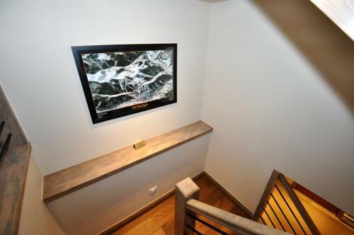 Gorgeous Spacious 4 Bedroom Townhome W/ Garage