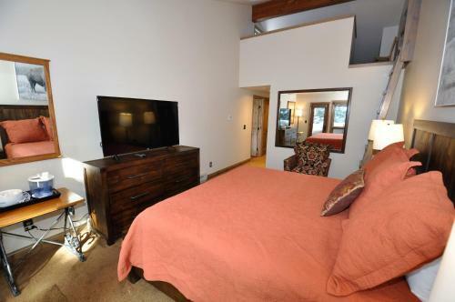 Gorgeous Spacious 4 Bedroom Townhome W/ Garage