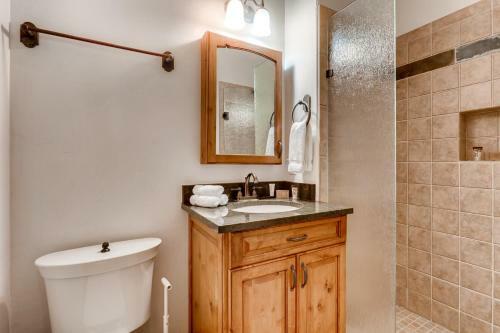 2319 Chamonix Ln Home