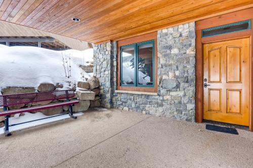 2319 Chamonix Ln Home