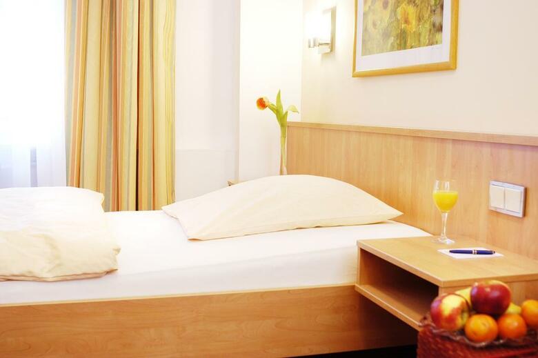 Hotel Adria Am Englischen Garten(.)