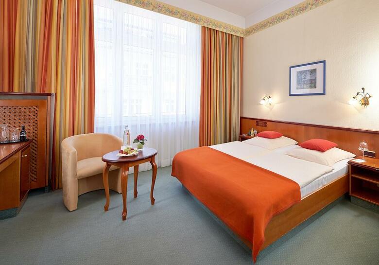 Hotel Adria Am Englischen Garten(.)