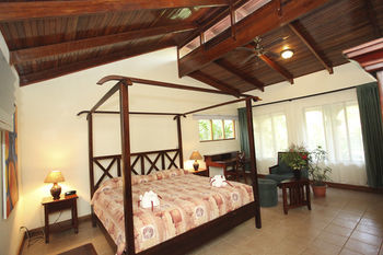 Jaco Hotel Docelunas