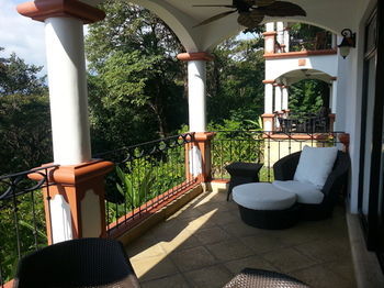 Shana Hotel & Residence