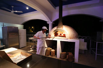Shana Hotel & Residence